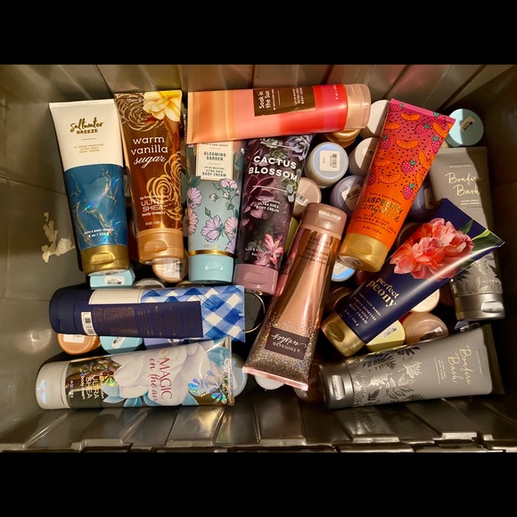 BATH & BODY LOTIONS 🧴✨✨✨ - Picture 2 of 4